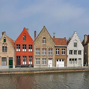 With Carparking, Bicycles And Small Breakfast Bed & Breakfast