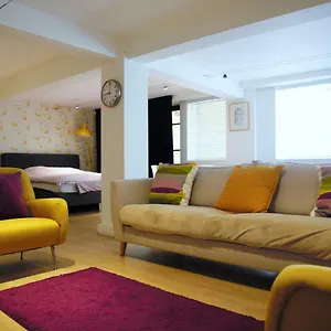 bb-tempelhof.hotelsghent.com/